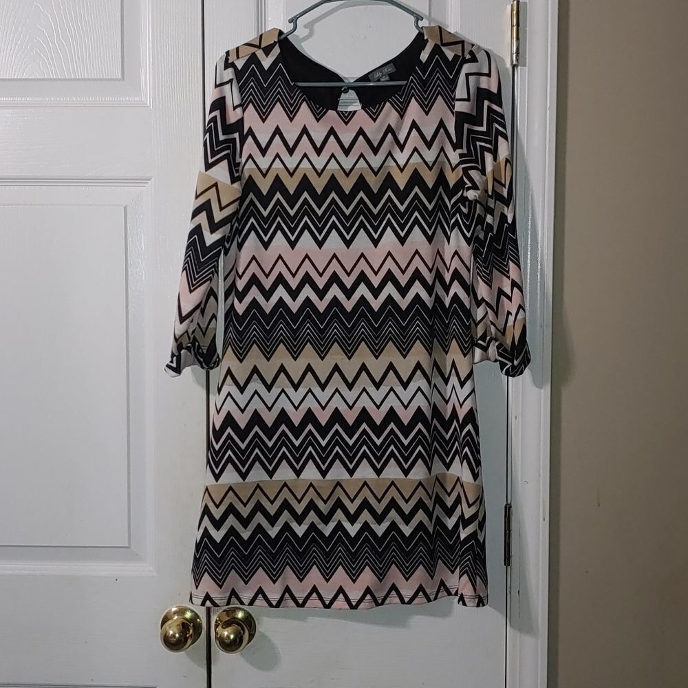 Lily Rose Retro zig zag pink white black tan dress Sz M NWOT